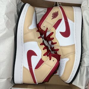 NEW in box nike jordan 1 mid curry light youth 6 brand new sneakers shoes